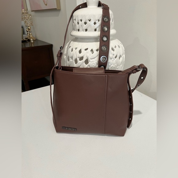 STEVE MADDEN CHOCOLATE COLORED CROSSBODY BAG - Picture 1 of 6